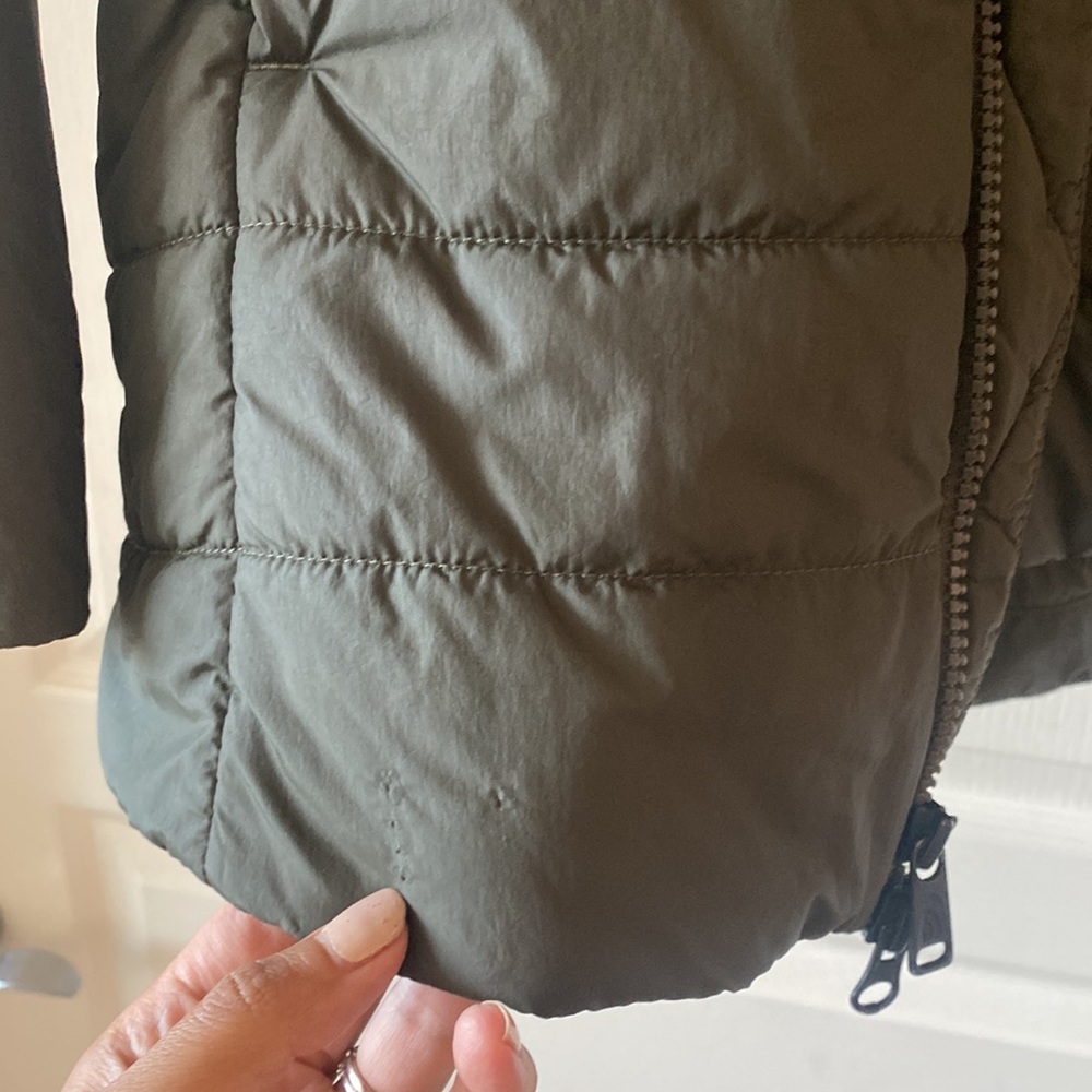North Face Water Resistant Jacket w/Faux Fur - Picture 8 of 8